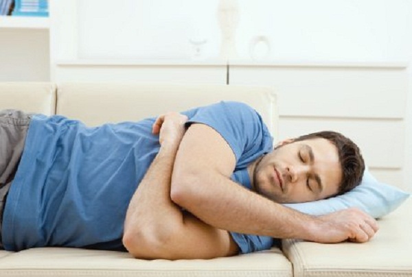 Bagaimana Cara Posisi Tidur yang Baik untuk Tambah Tinggi Badan